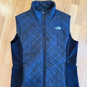 The North Face Women's Navy Quilted Vest